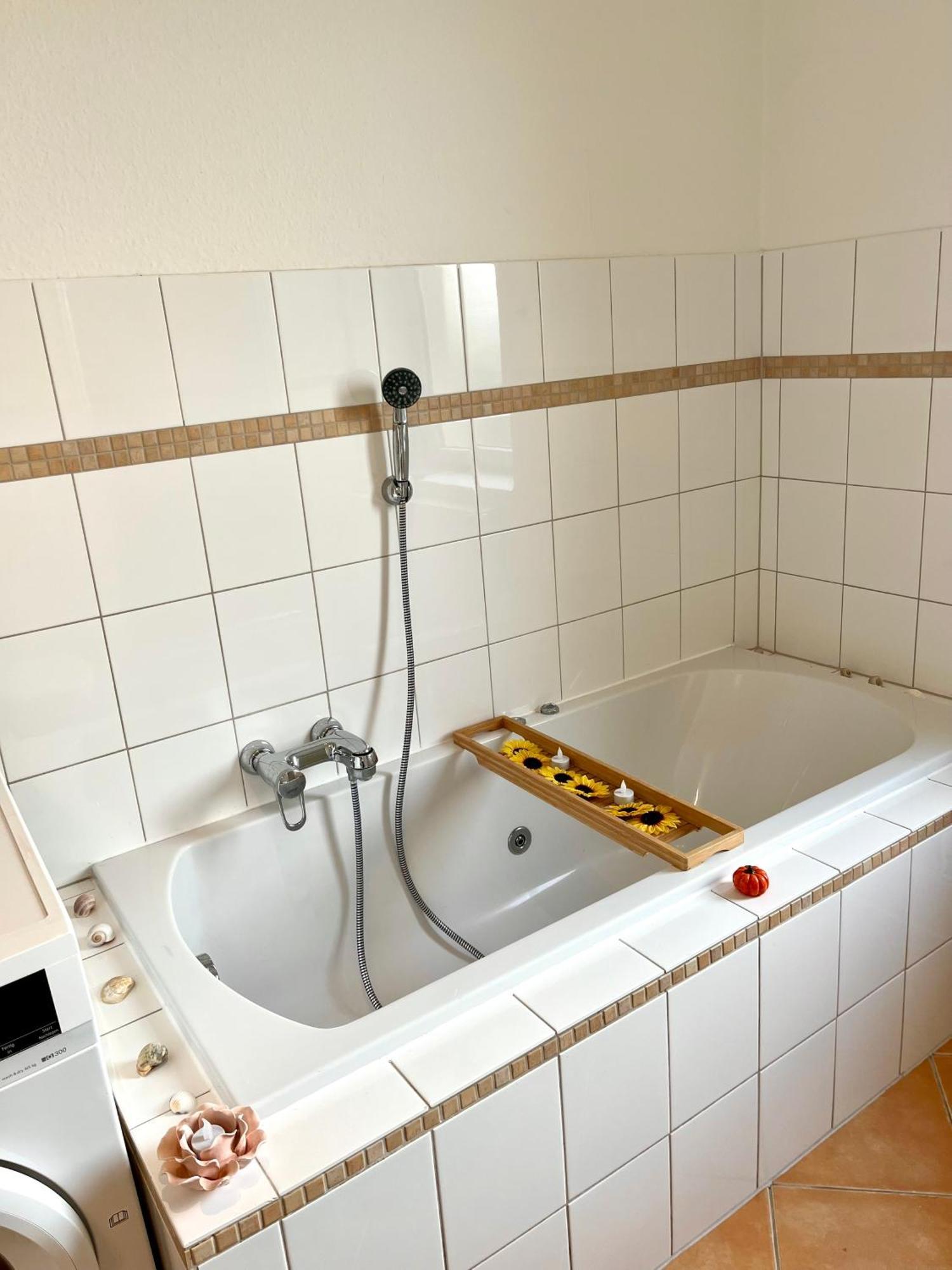 Doppelzimmer Mit Terrasse In Privatem Zuhause Lubeck Exterior photo